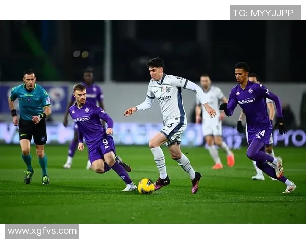 英超赛场惊现冷门巴萨与国米战成平局引发全场震惊